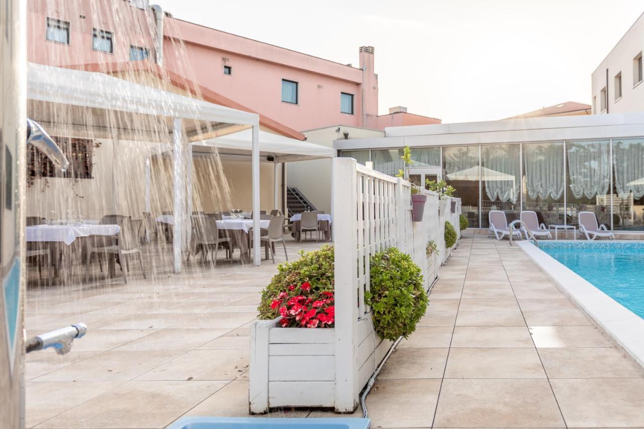 Hotel Concorde Camerano Exterior photo