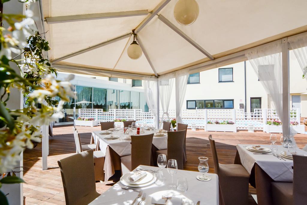 Hotel Concorde Camerano Exterior photo